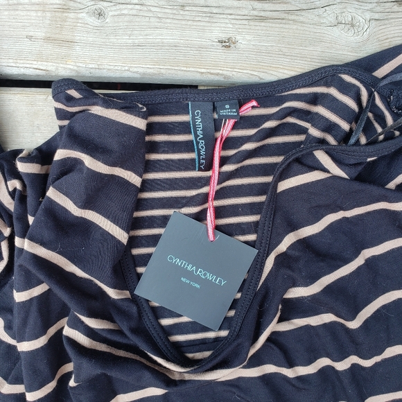 NWT Cynthia Rowley striped 1/2 sleeve top - Picture 3 of 3